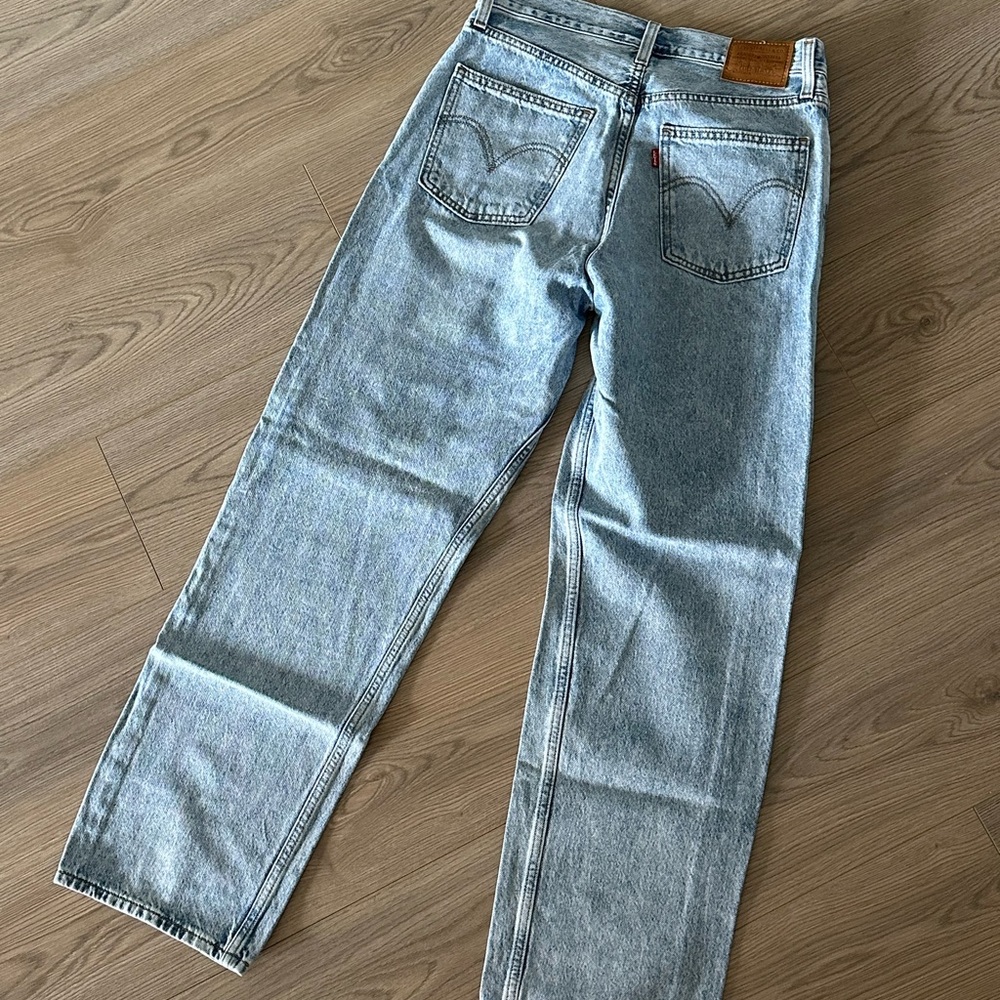 Levi’s - Picture 4 of 5